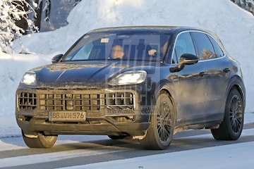 Porsche Cayenne facelift spyshots