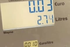 extreem lage benzineprijs bij Frans tankstation door typfout