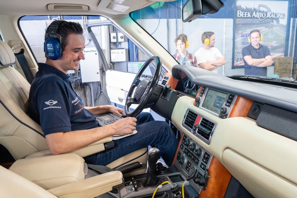 Range Rover op de rollenbank