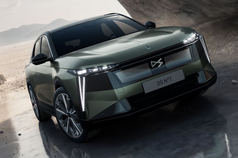DS N°7: nieuwe elektrische en hybride SUV heeft tot 740 kilometer elektrisch rijbereik