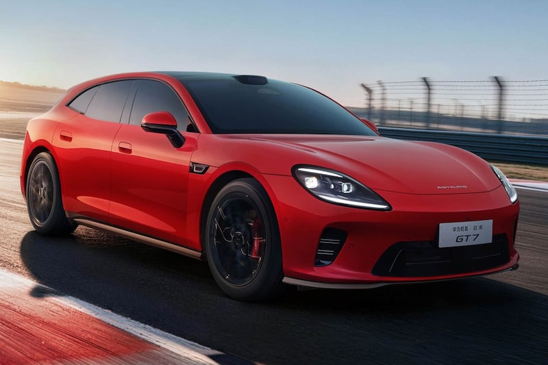 Ook voor deze Chinese auto is wel erg enthousiast naar Porsche gekeken