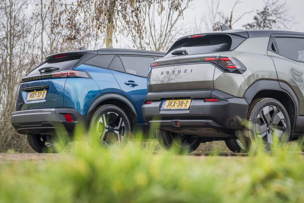 Peugeot e-2008 vs Suzuki e Vitara