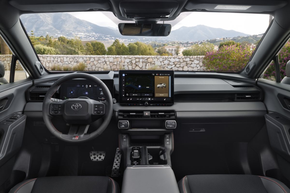 Toyota RAV4 2026 dashboard