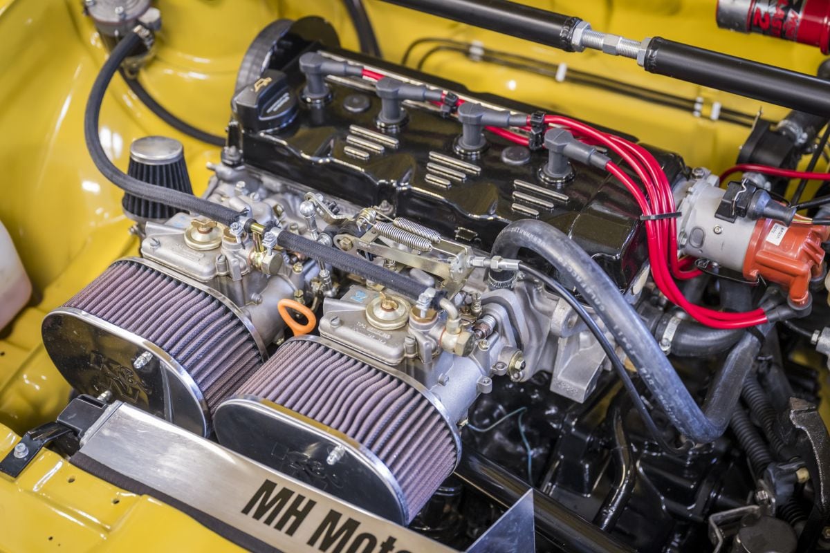 Volkswagen Golf I in klokje rond klassiek