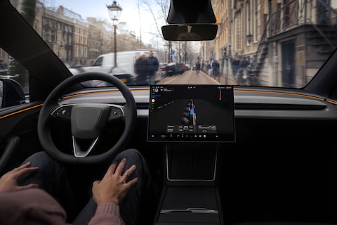 Zweden trapt op de FSD-rem: Tesla’s systeem kan te hard rijden