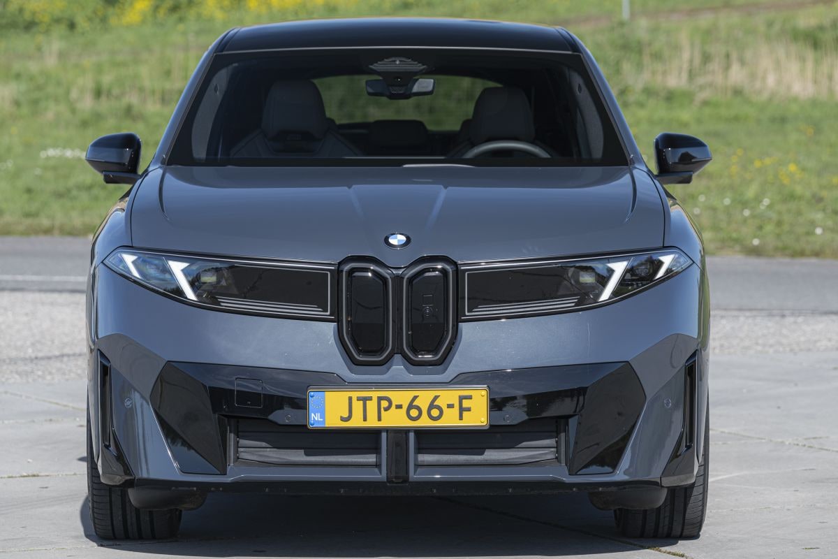 BMW iX3