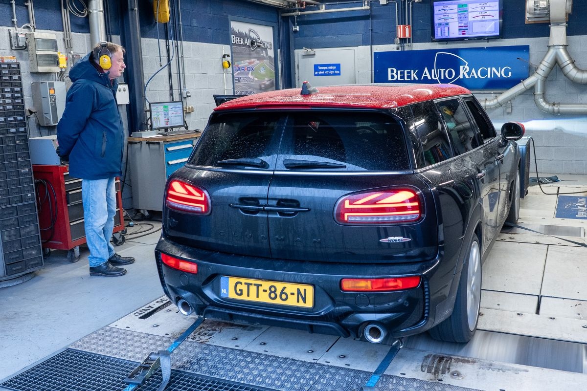 Mini Clubman JCW op de rollenbank