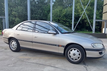 Opel Omega voor Mijn Eerste Auto