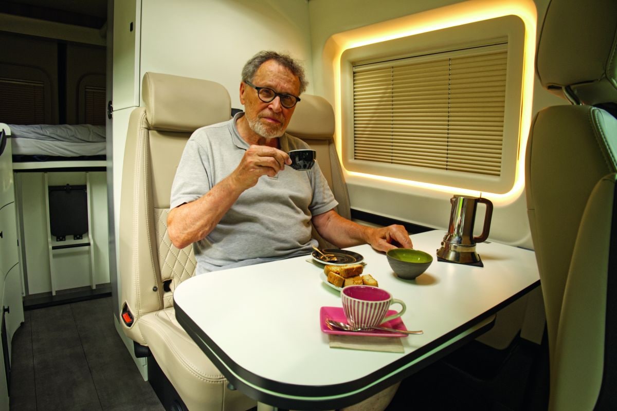 James Cook camper op basis Mercedes Sprinter