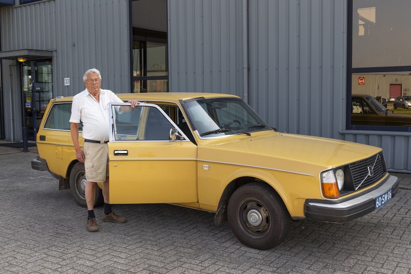 Volvo 245 DL 