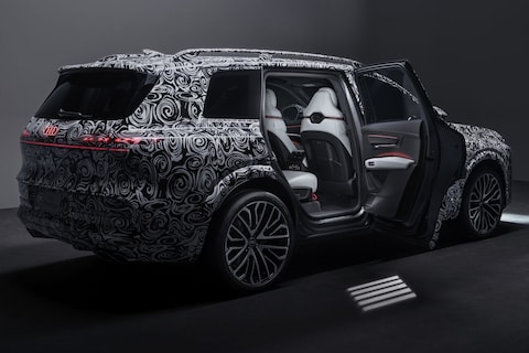 Audi Q9 toont interieur: standaard drie zitrijen en een complex panoramadak