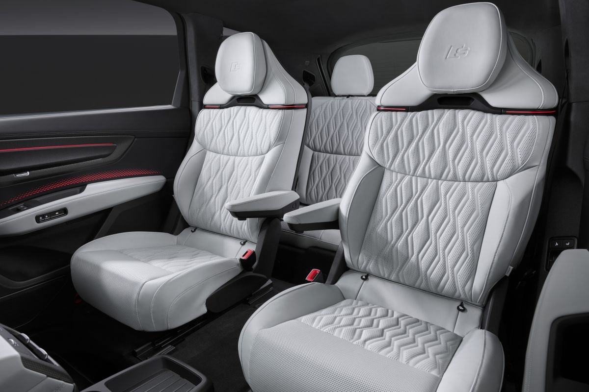 Audi Q9 interieur EMBARGO