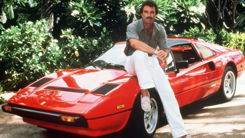 Ferrari 308 GTS van Magnum brengt enorm bedrag op, eigenlijk wilde Tom Selleck een Porsche