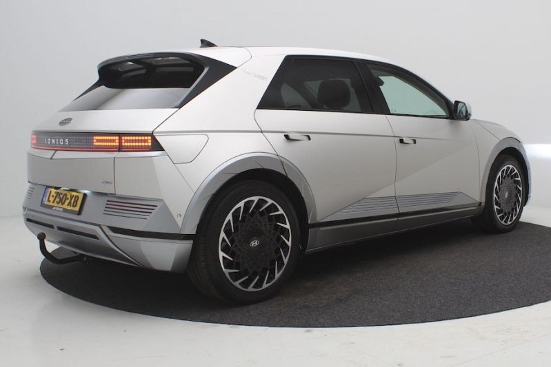 Bomvolle Hyundai Ioniq 5 kost na vijf jaar nog niet de helft van wat hij nieuw kostte