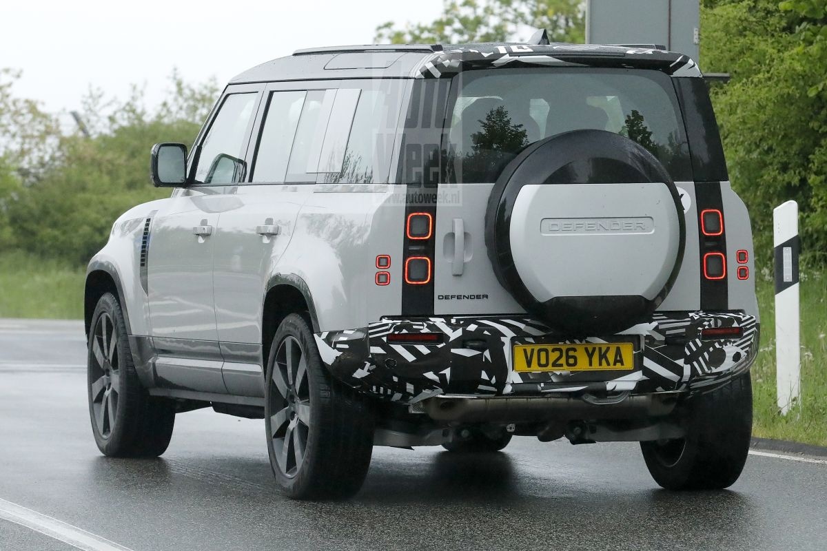 Land Rover Defender spyshots