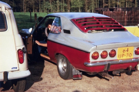Terugkijkend op zijn Opel Manta vindt Erwin het nu een pooierbak maar toen was het geweldig