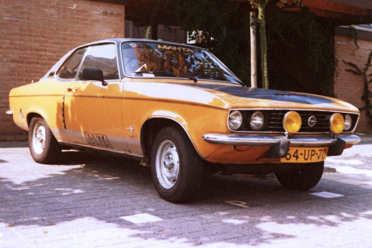 Opel Manta A voor Mijn Eerste Auto