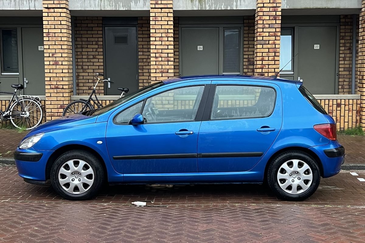 Peugeot 307 op straat
