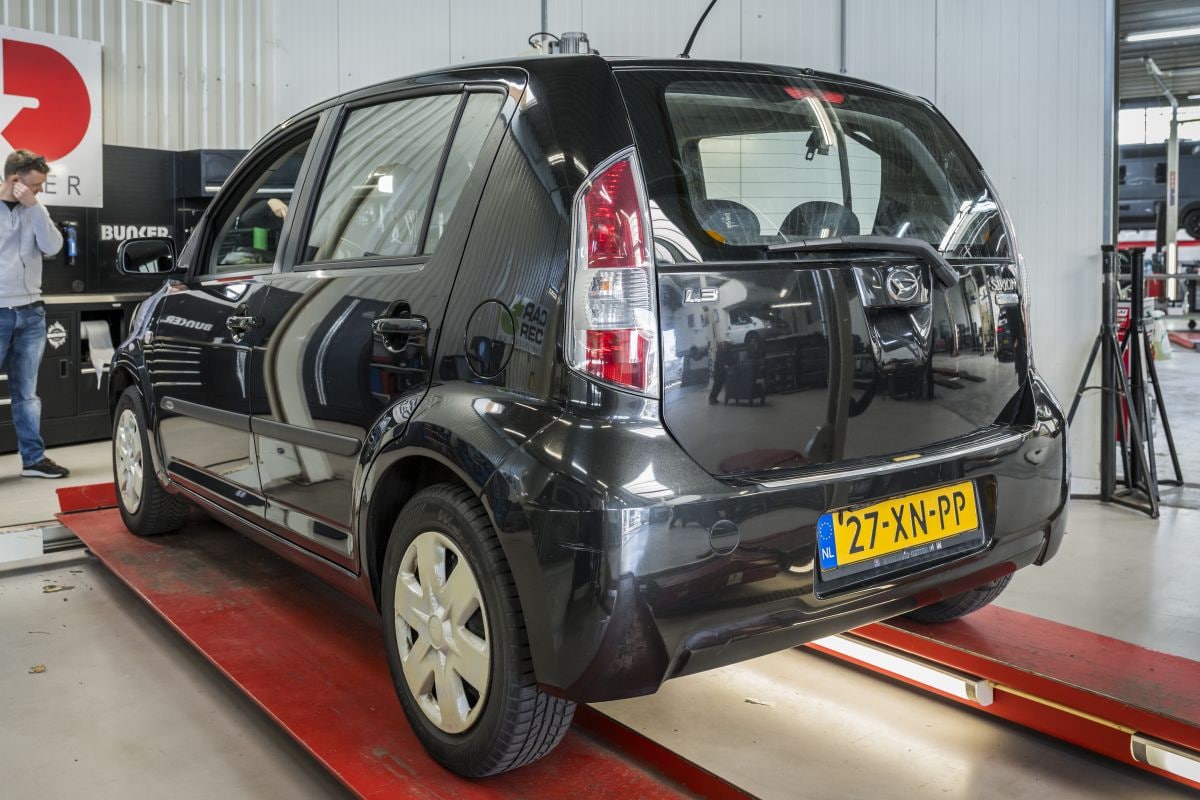 Daihatsu Sirion 2 in Klokje rond