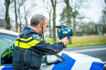 Flitsen, verkeer, politie, controle, lasergun