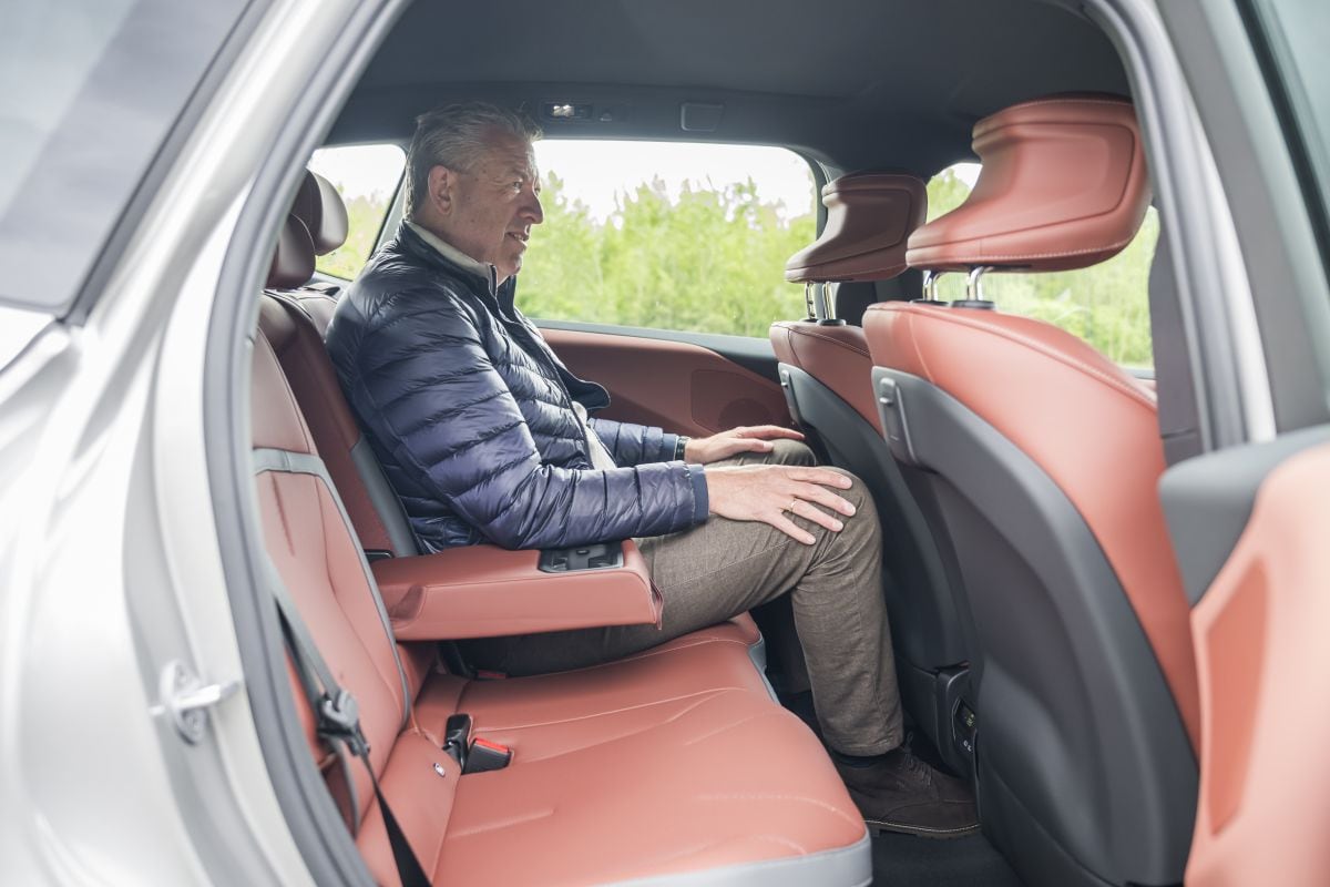dubbeltest Mercedes-Benz GLC 400 BMW iX3 50