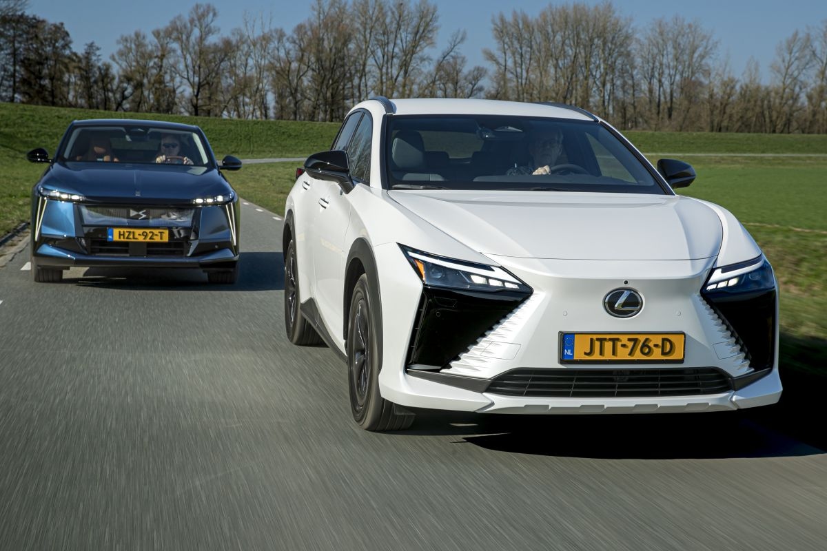 Van de DS No 8 moet je houden, de Lexus RZ is makkelijker om mee te leven