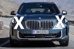 BMW X5 met X in de koplampen
