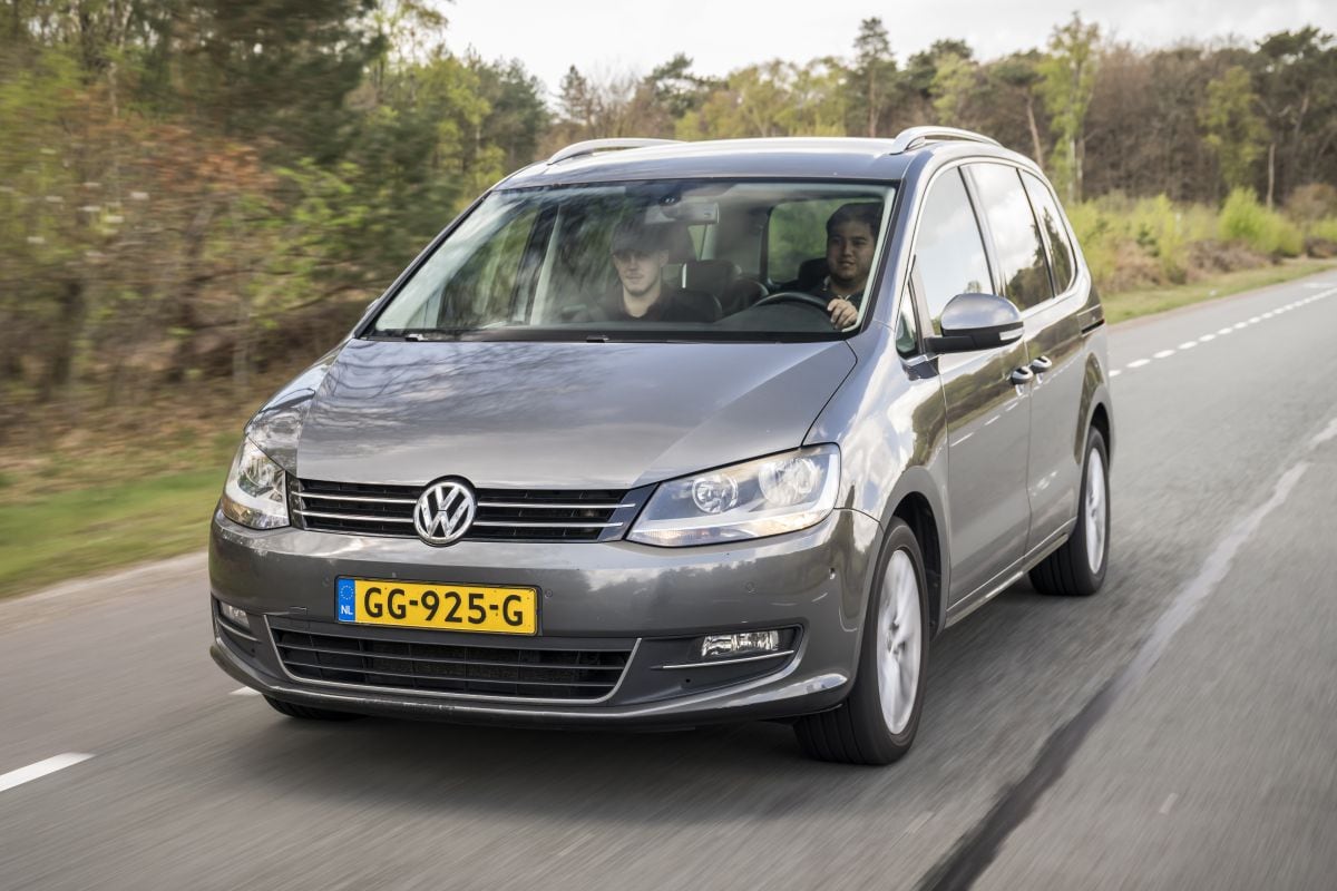 Volkswagen Sharan in klokje rond