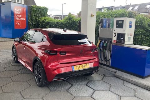 Voor het eerst in weken stijgt de benzineprijs weer - literprijs nog net onder €2.50