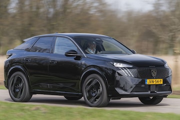 Dubbeltest Peugeot e-3008 Toyota C-HR+