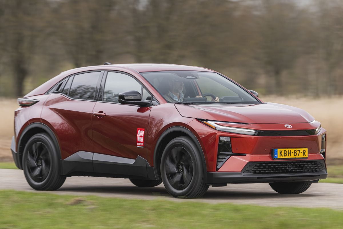 Dubbeltest Peugeot e-3008 Toyota C-HR+