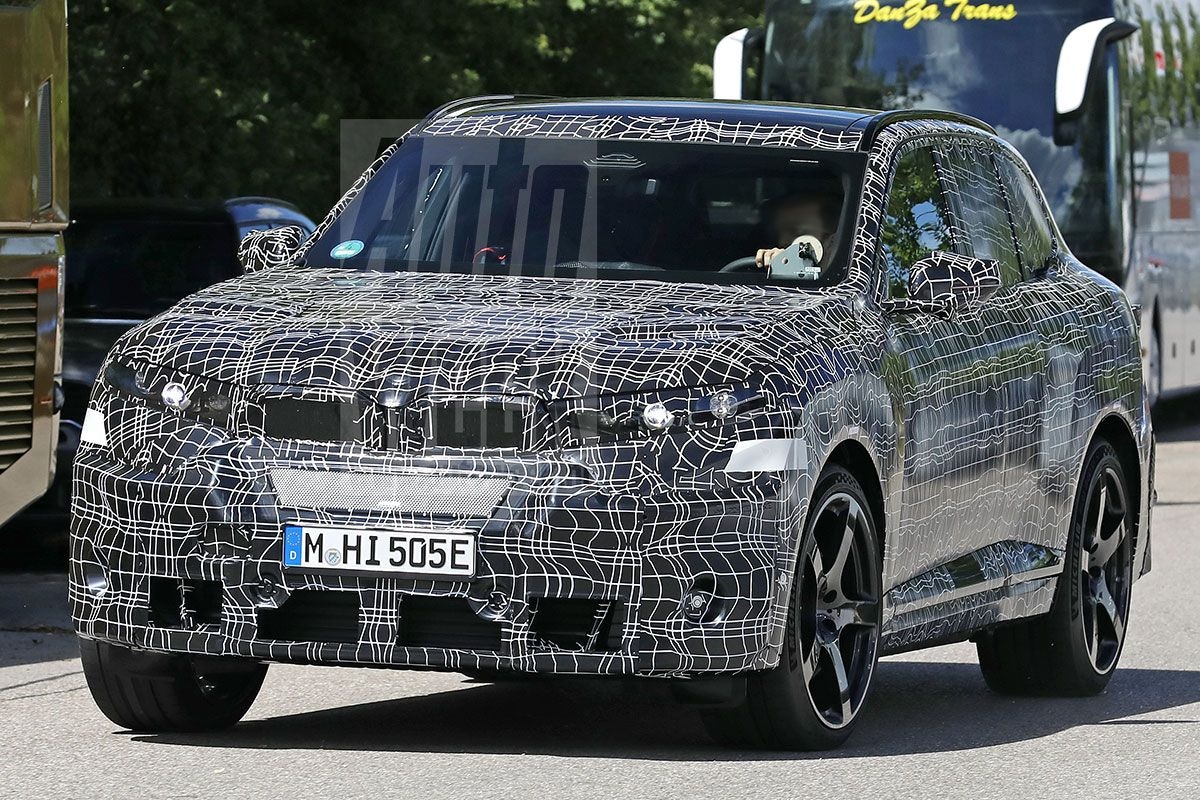 BMW iX5 M spyshots