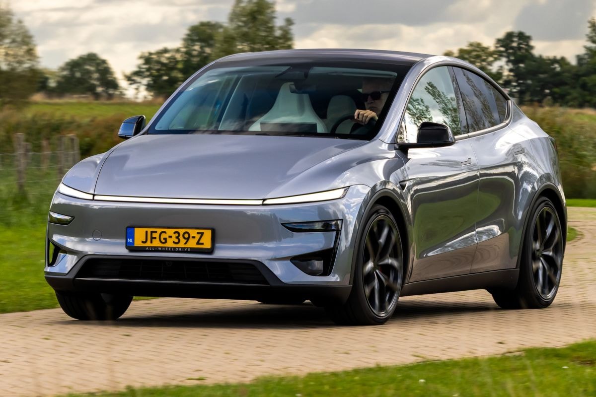 Zelfrijdende Tesla in Nederland 3,5 keer minder vaak betrokken bij aanrijdingen dan Tesla zonder FSD