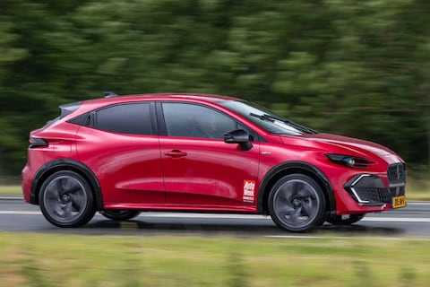 De Renault Clio Hybrid laat zien hoe extreem zuinig stekkerloze hybrides tegenwoordig zijn