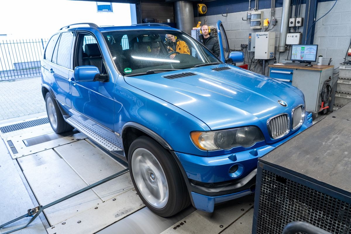 BMW X5 op de rollenbank
