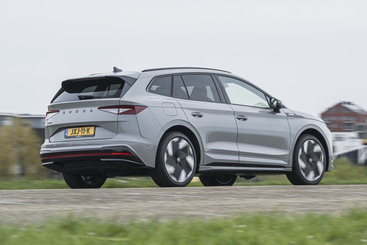 Skoda Enyaq RS Subaru Solterra dubbeltest 2026