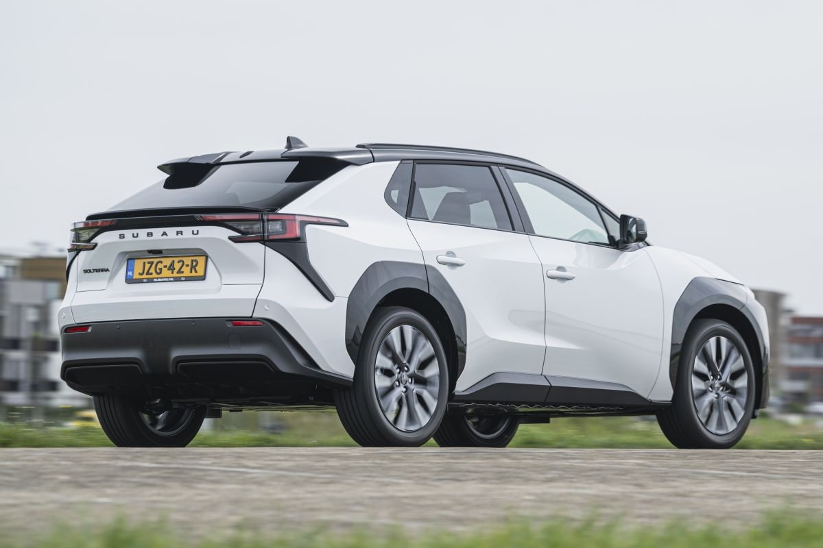 Skoda Enyaq RS Subaru Solterra dubbeltest 2026