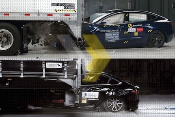 Trailer aanrijding botsproef vrachtwagen