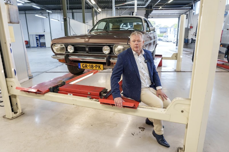 Henk Jan (61) kocht voor een prikkie deze zeldzame Chrysler 2 Litres en bracht hem terug in topstaat