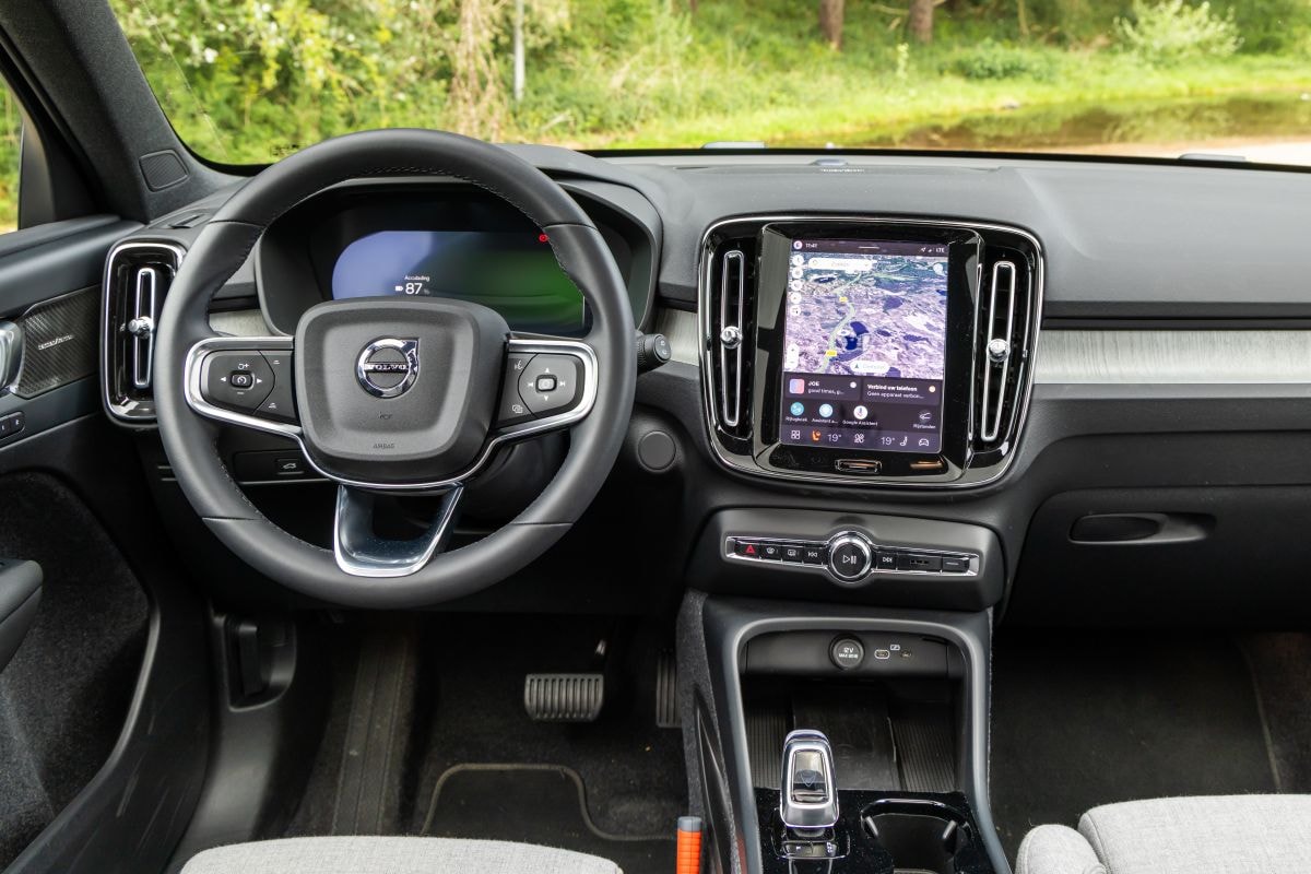 Volvo EX40