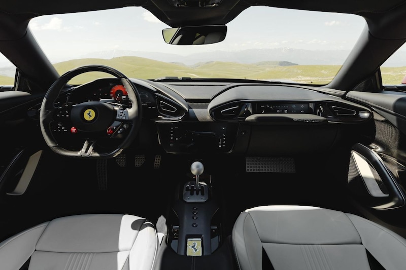 Magische schakelcoulissen keren terug bij Ferrari: 12 Cilindri Manuale