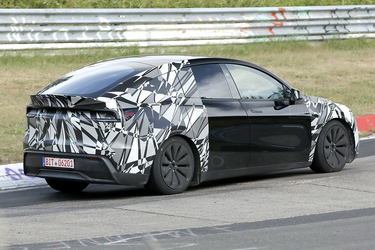 Tesla Model Y L spyshots
