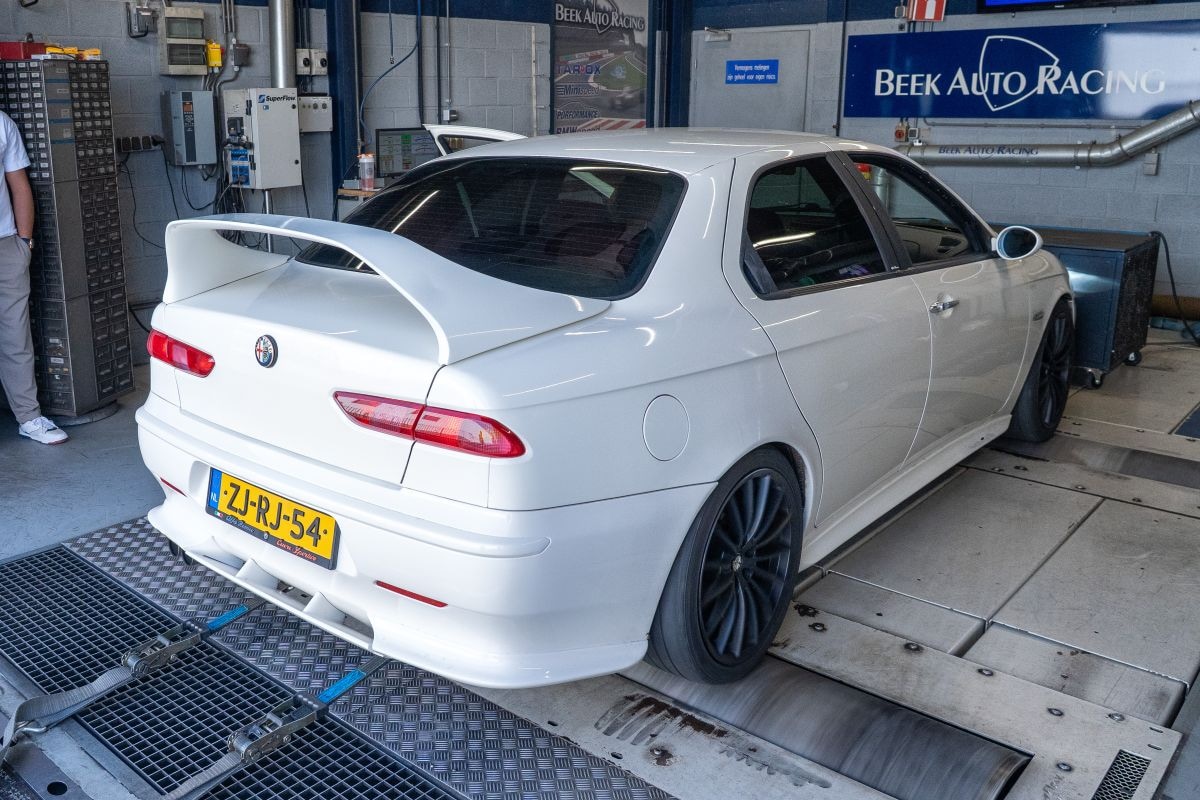 Alfa Romeo 156 op de rollenbank