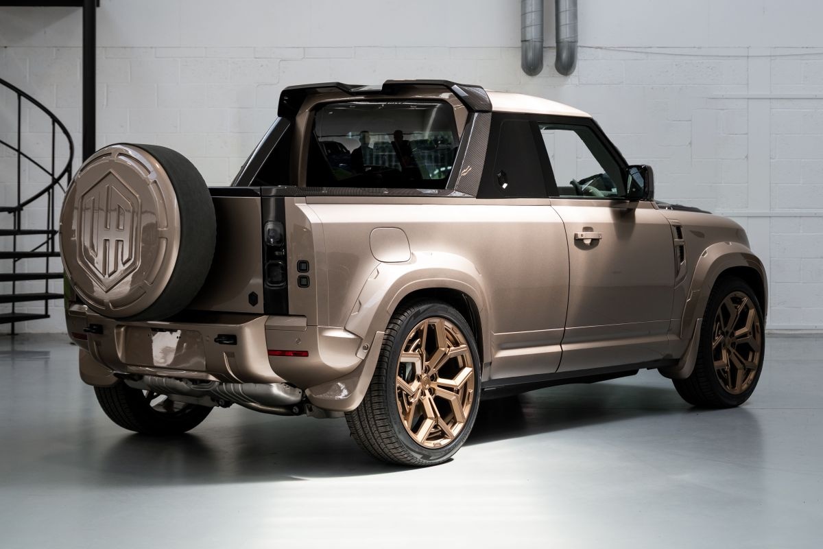 Urban Widetrack Avontur Prototype Land Rover Defender