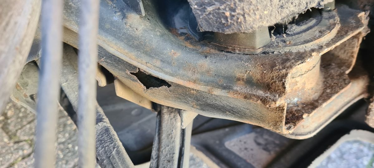 Doorgeroest subframe