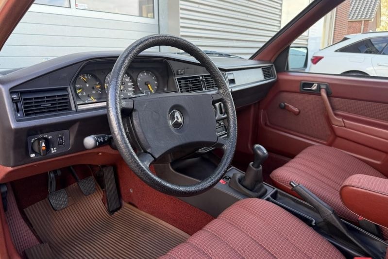 Mercedes-Benz 190