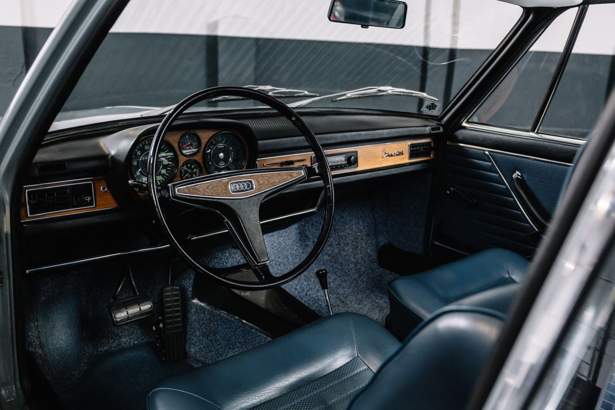 Audi 100