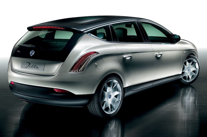 Nieuwe Lancia Delta op losse schroeven