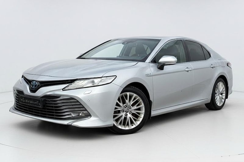 Deze Toyota Camry Hybrid kost maar €14.000, maar heeft wel 650.000 kilometer op de klok