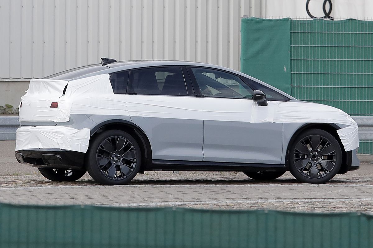 Spyshots Audi A2 e-tron